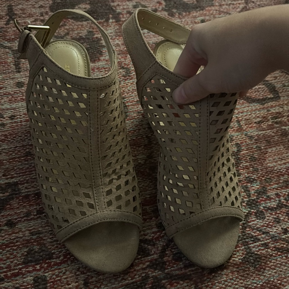 Women’s wedges size 6.5